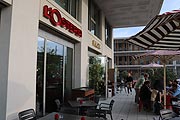 170 Plätze auf der Terrasse bietet das neu L'Osteria Bauhausplatz (©Foto.  Martin Schmitz)